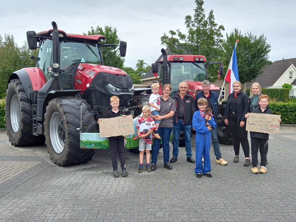 Koonstra, kinderen voeren actie boerenprotest