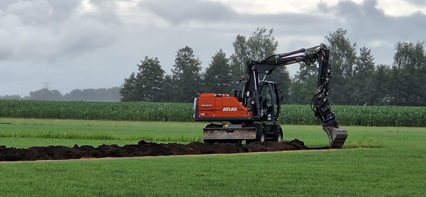 Koonstra Asfaltfrezen voor hergebruik als fundatie voor silo renovatie