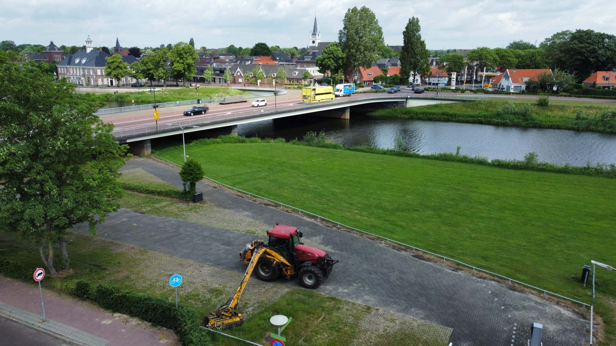 Koonstra gras en hagen klepelen