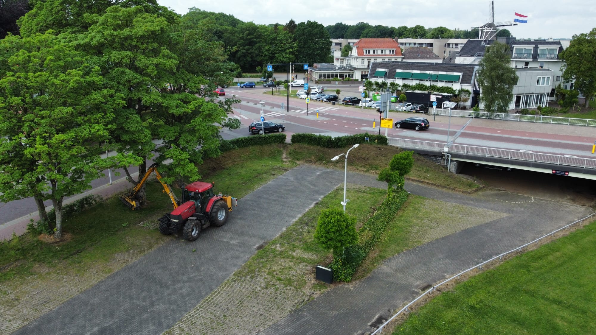 Koonstra gras en hagen klepelen