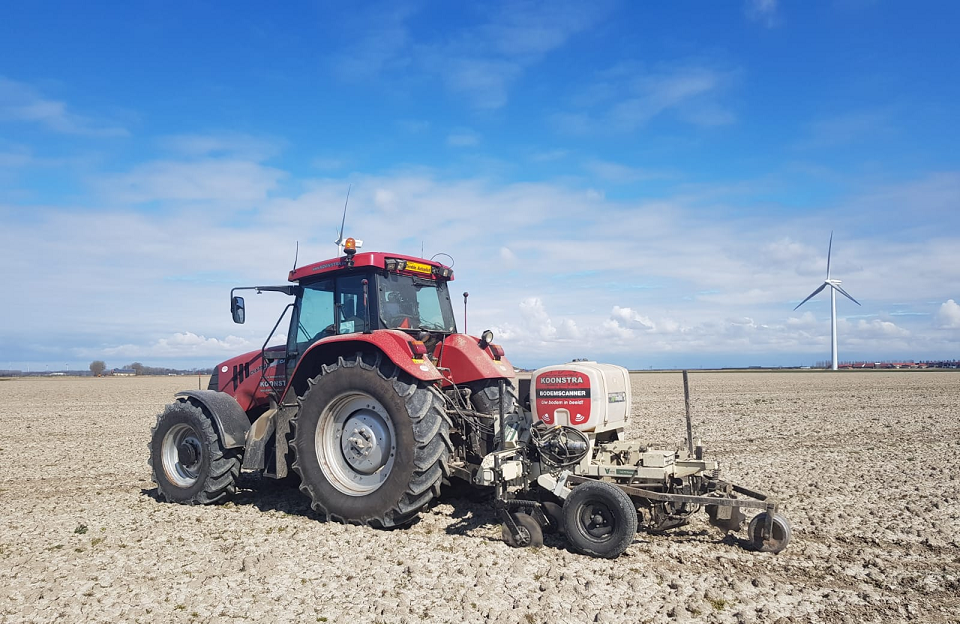 Loonbedrijf Koonstra wenst u fijne feestdagen en een gezond 2022