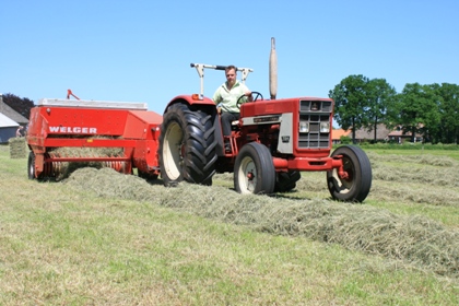gras hooipersen hogedrukpers