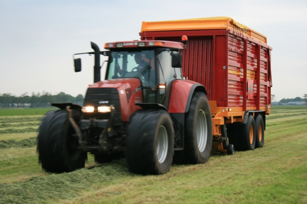 Inkuilen Schuitemaker Rapide 155 snijwagen