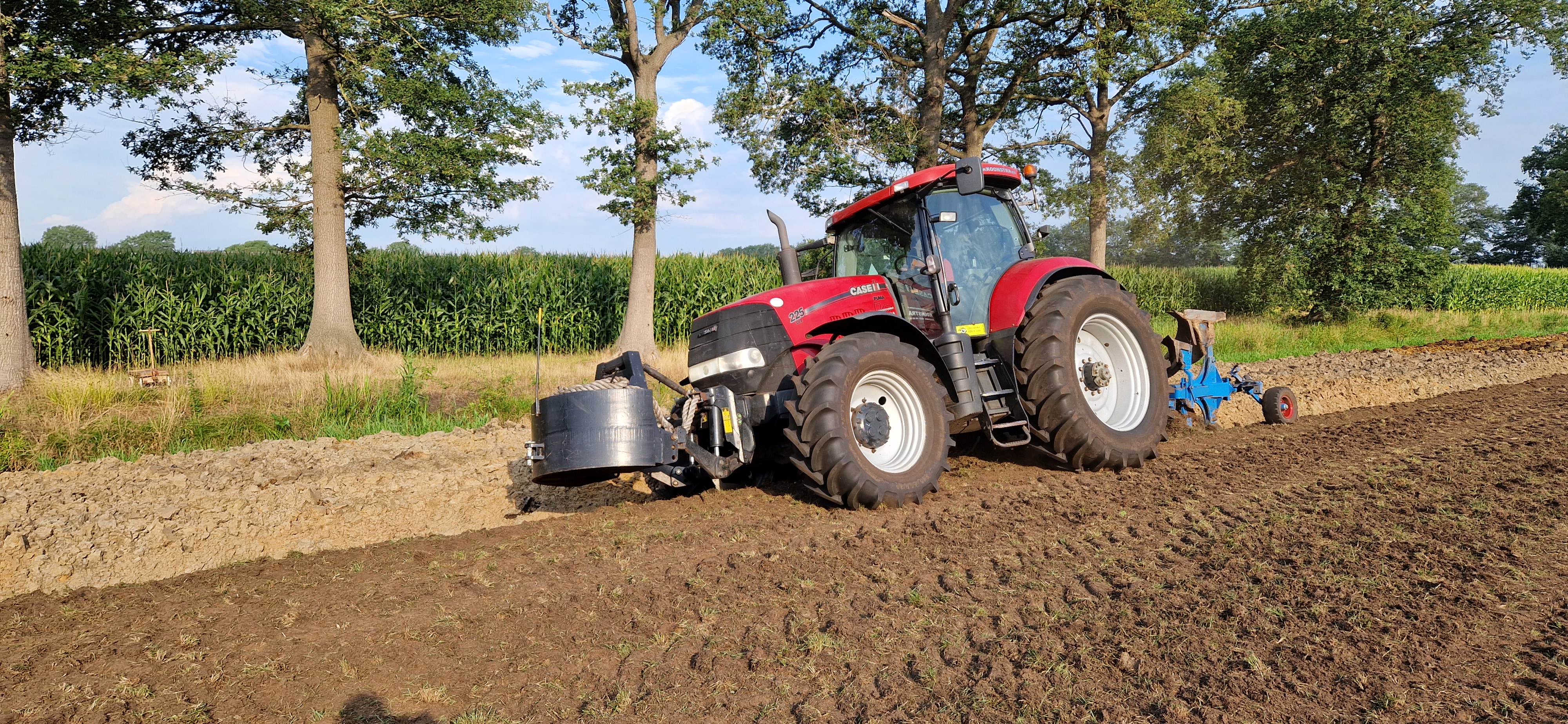 Koonstra, diepploeg 2-scharig of 1-scharig Koonstra, diepploeg 2-scharig of 1-scharig