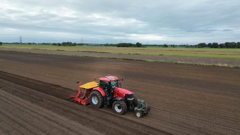 Loonbedrijf Graszaaien lely met rotorkopeg