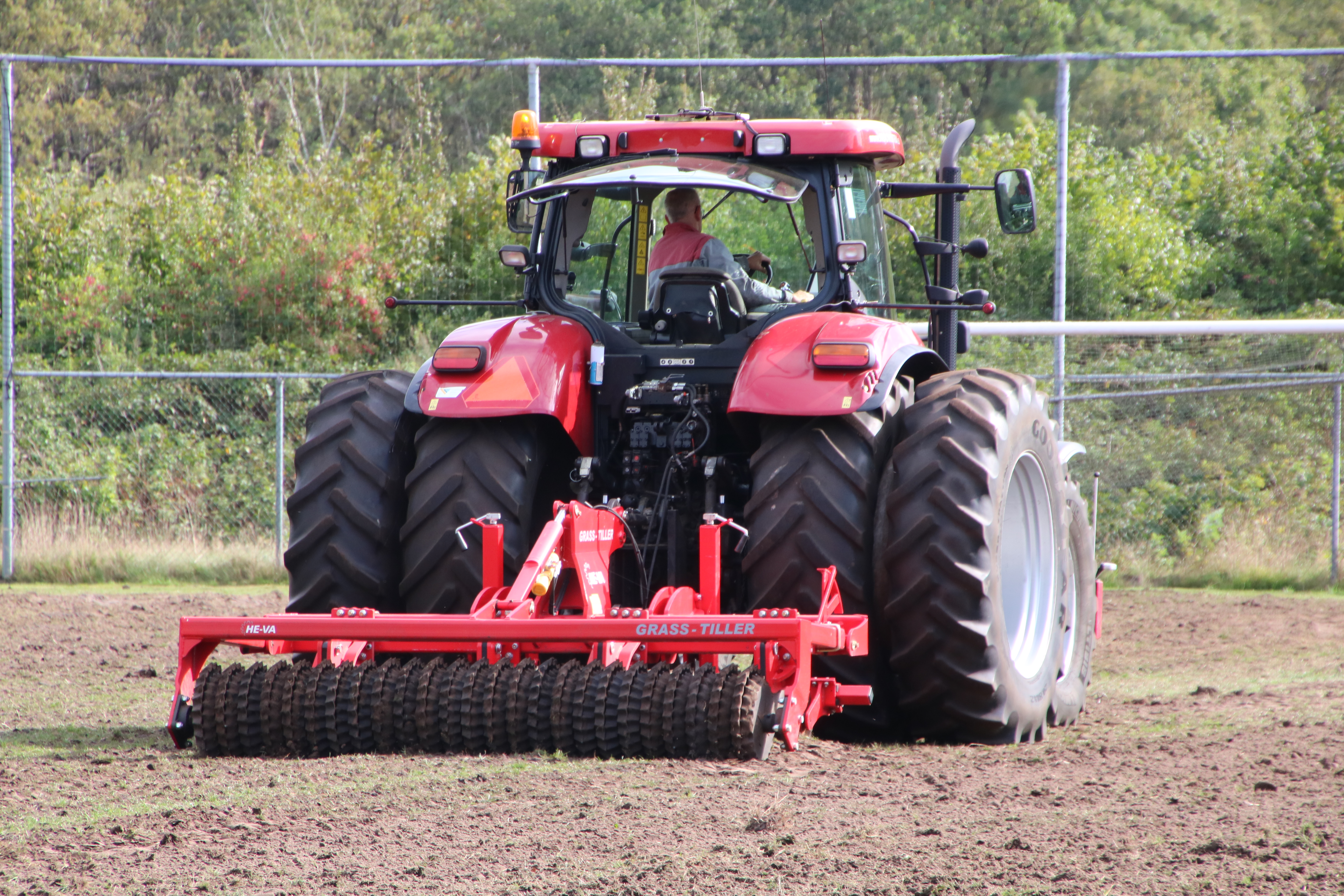 Koonstra, Loonbedrijf Koonstra, grasland beluchten, beluchten Koonstra, Loonbedrijf Koonstra, grasland beluchten, beluchten