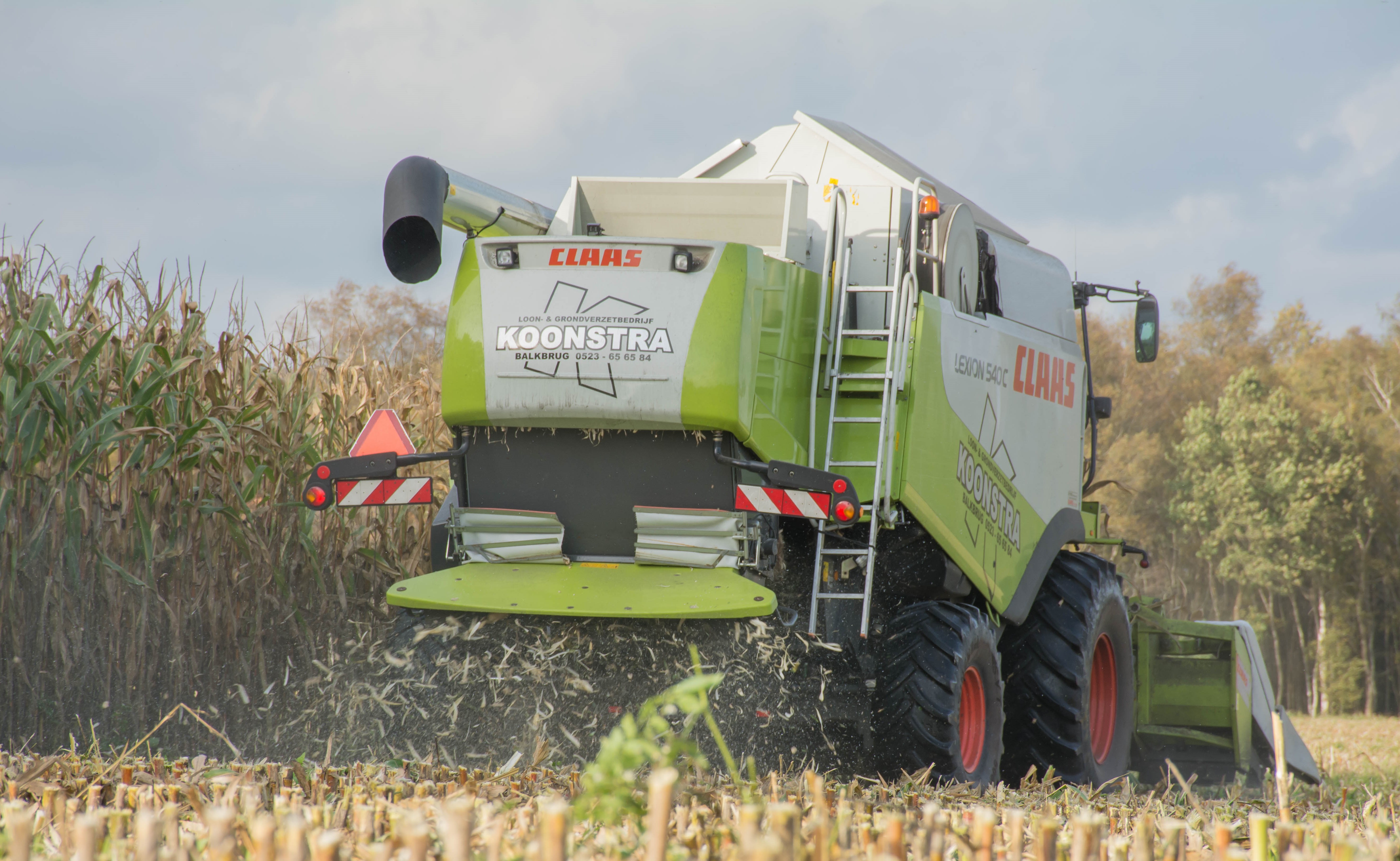 Maisoogst bij Koonstra