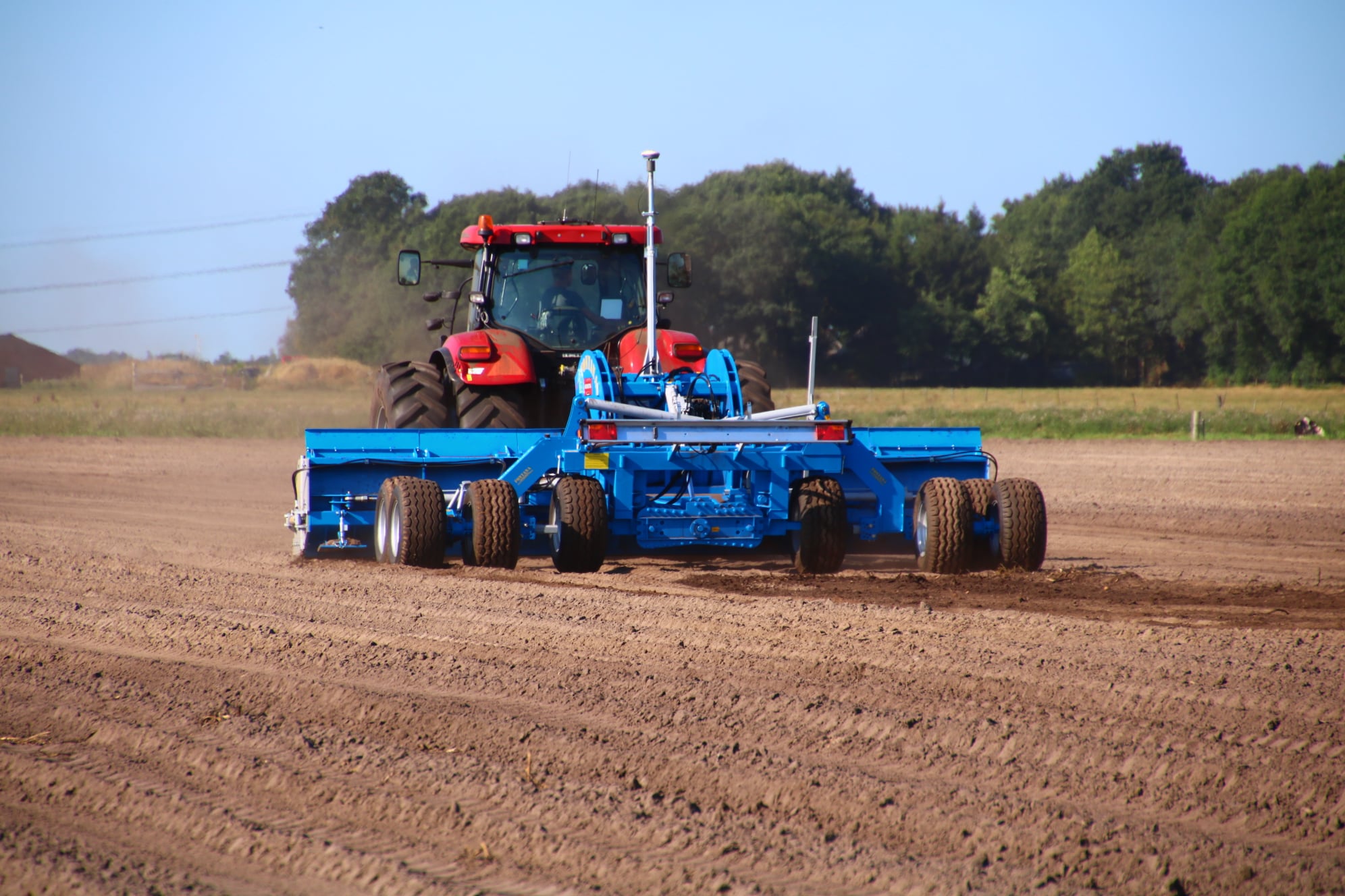 Koonstra, kilveren met kilverblad, egaliseren