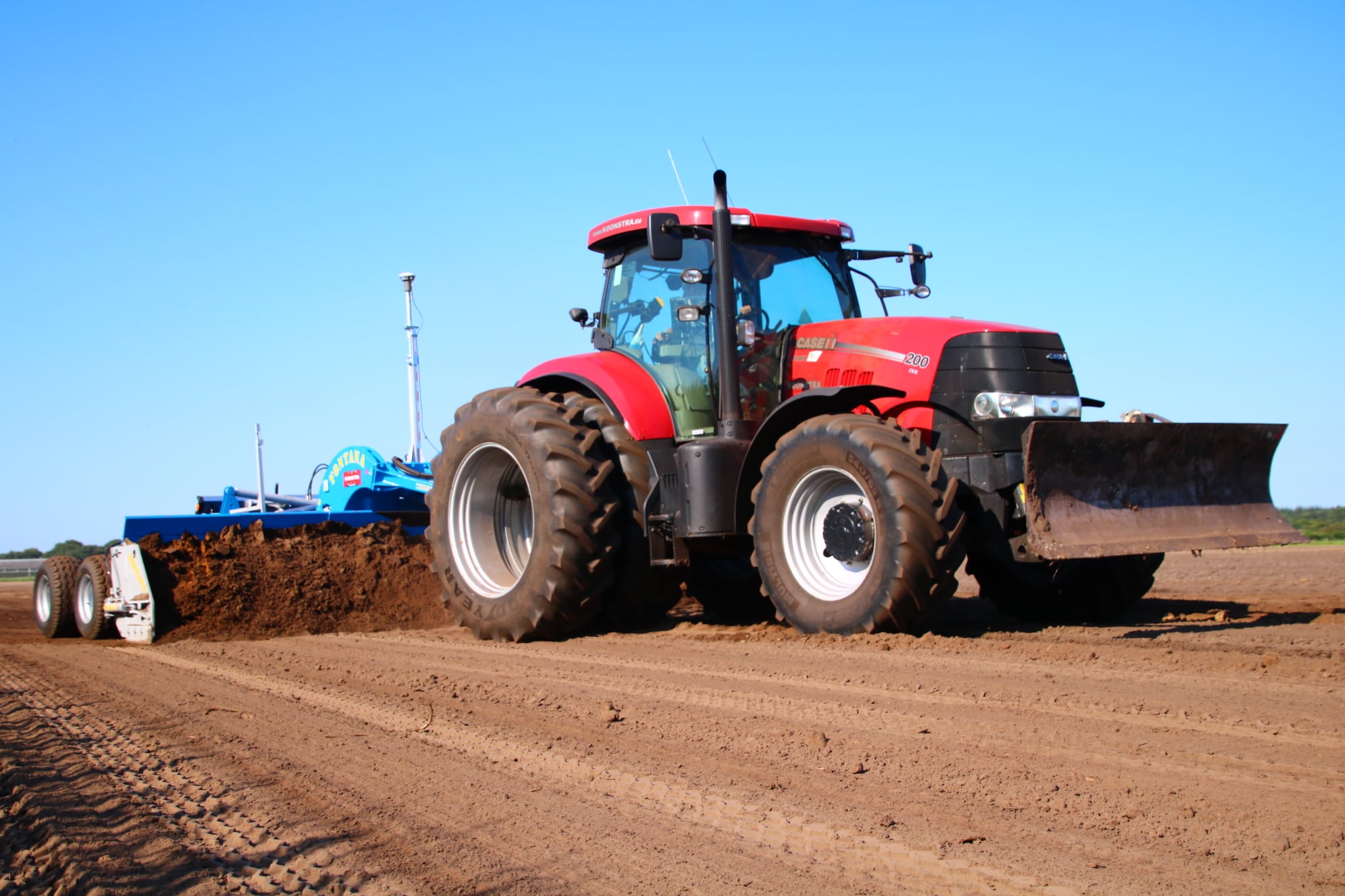 Koonstra, kilveren met kilverblad, egaliseren