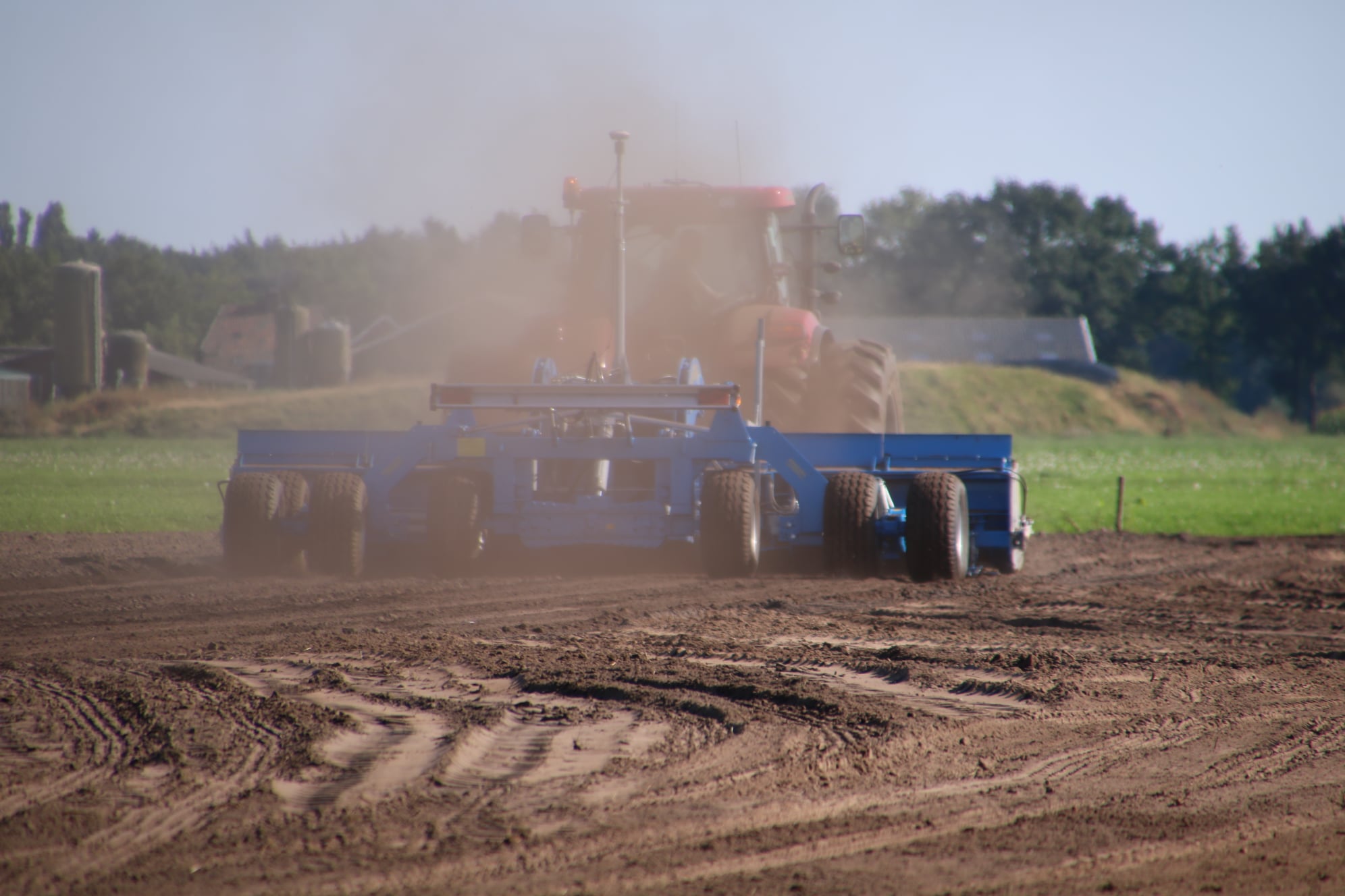 Koonstra, kilveren met kilverblad, egaliseren