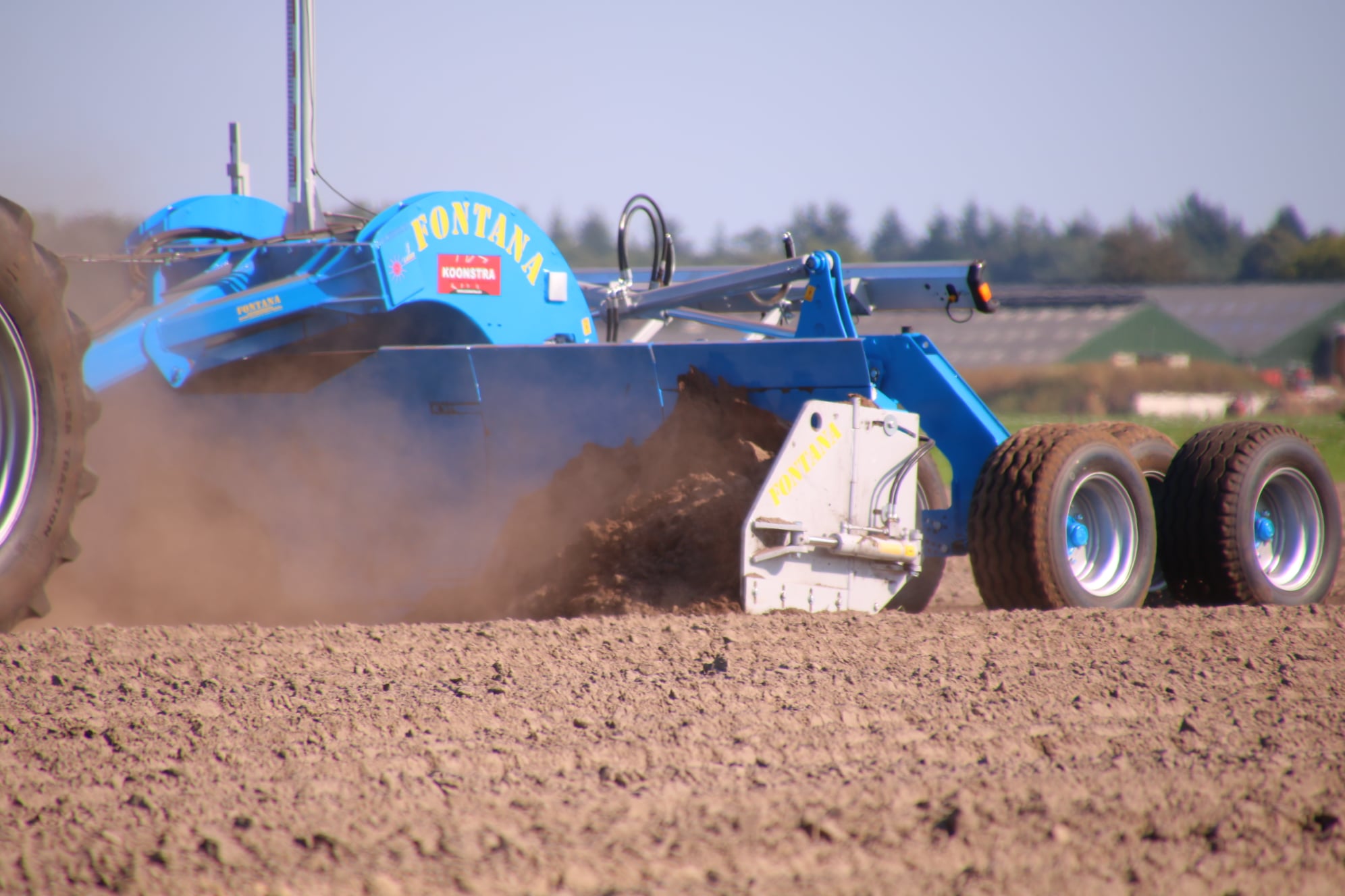 Koonstra, kilveren met kilverblad, egaliseren
