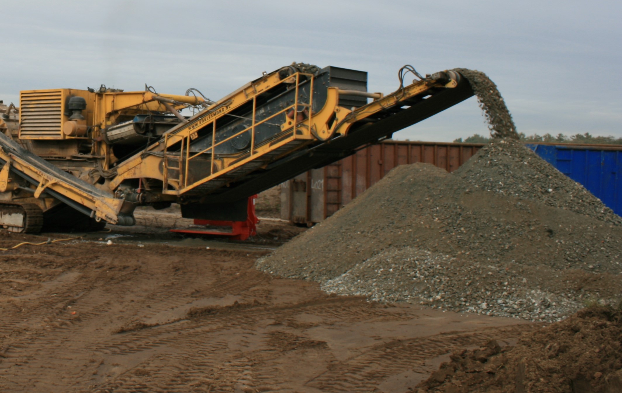 Slopen puinbreken vergruizen