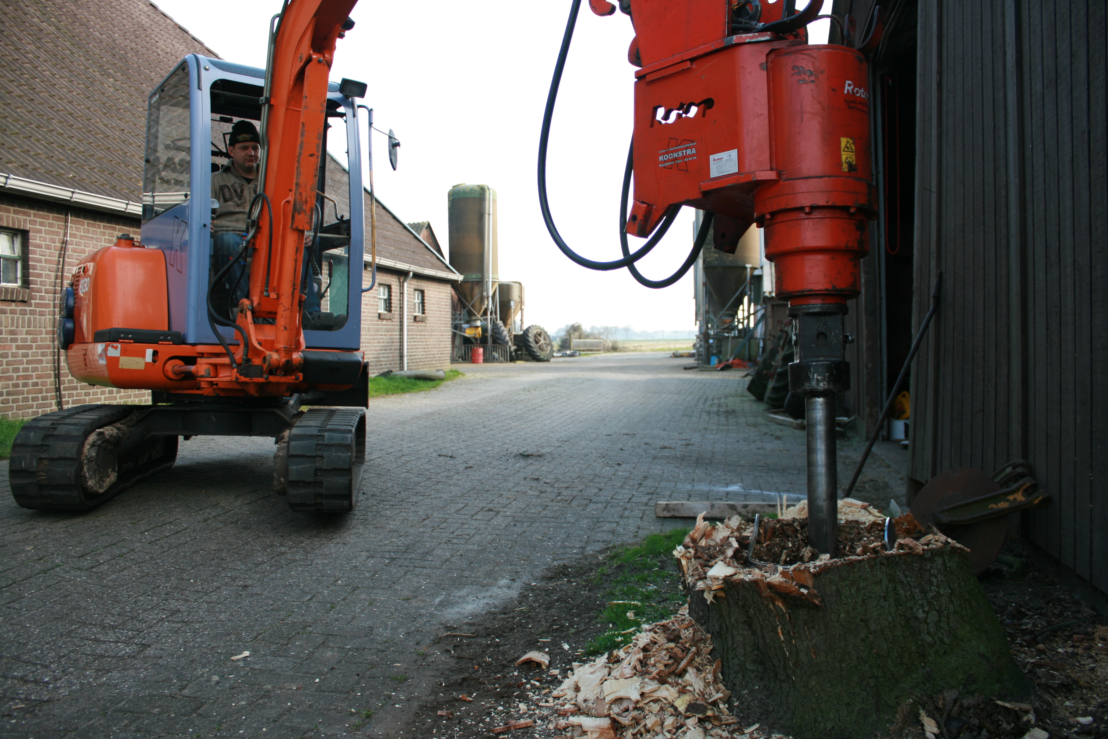 Koonstra, Stobbenboren: snel, veilig en zonder schade aan uw terrein