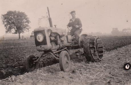 henk koonstra op eerste trekker 1956