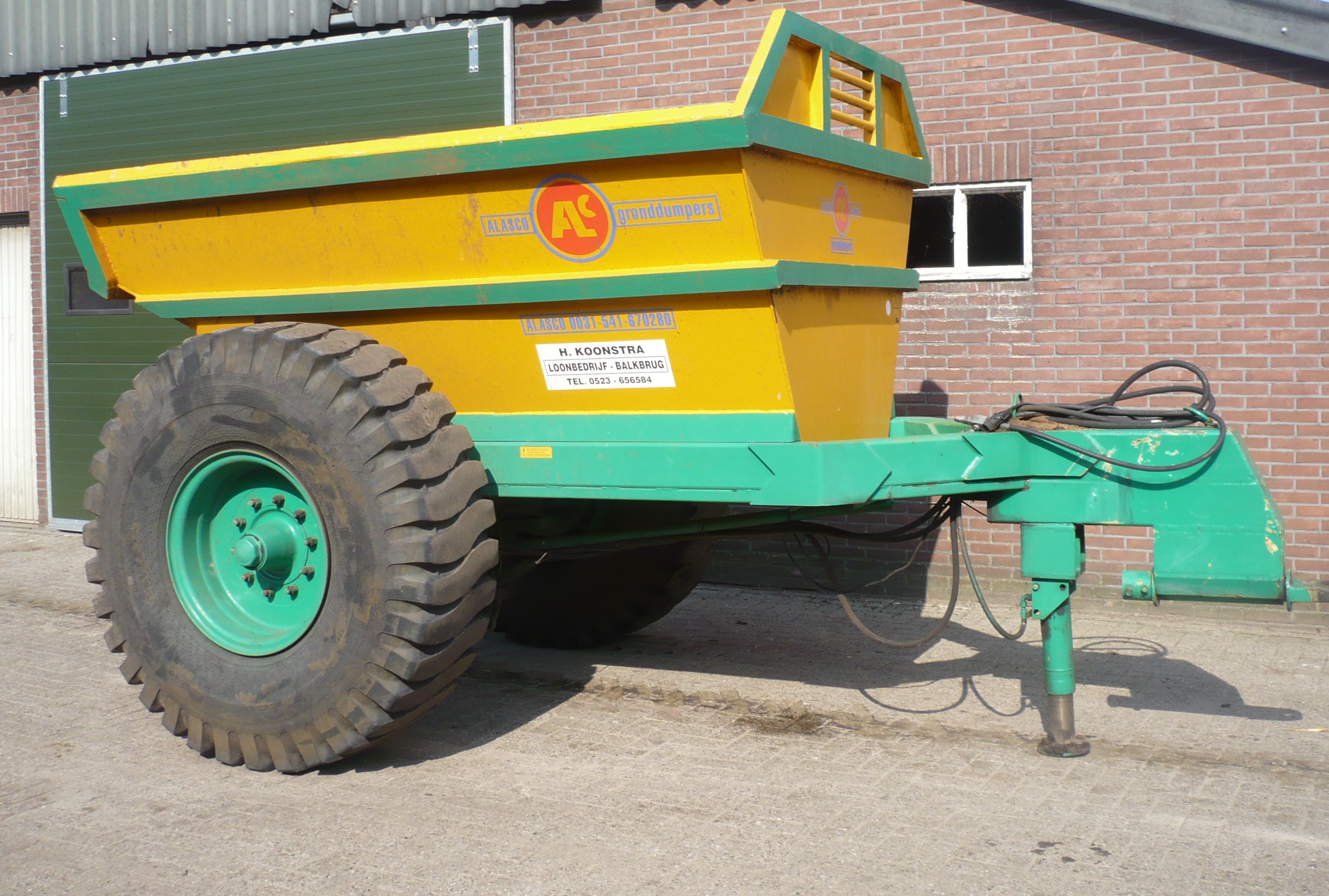 Loonbedrijf Koonstra verhuur kieper, dumpers