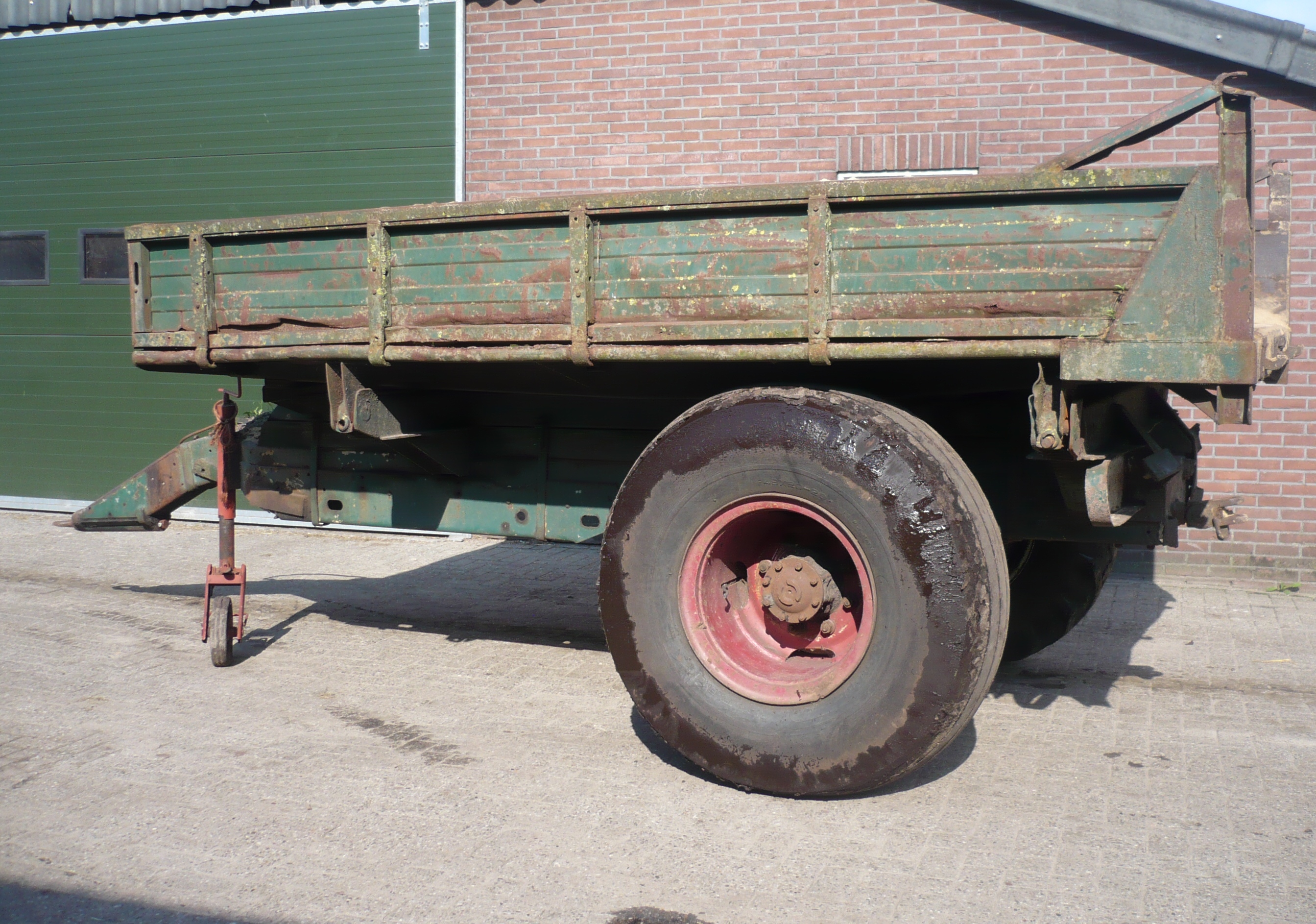 Loonbedrijf Koonstra verhuur kieper, dumpers