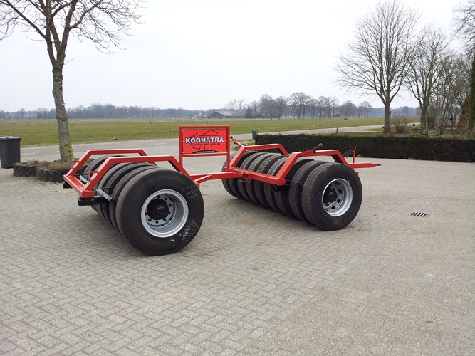 Loonbedrijf Koonstra verhuur landrol, bandenrol