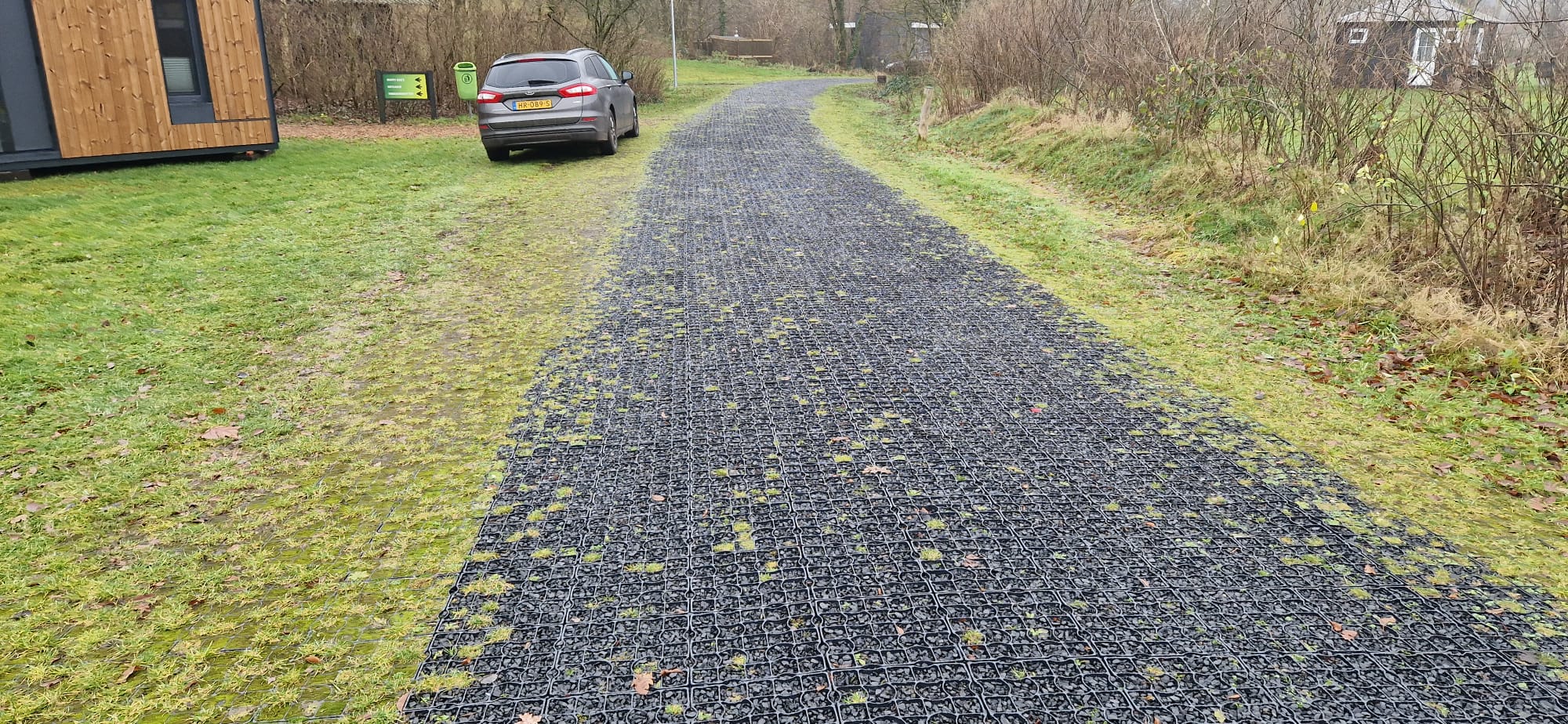 Loonbedrijf Koonstra, ecoraster leveren en leggen