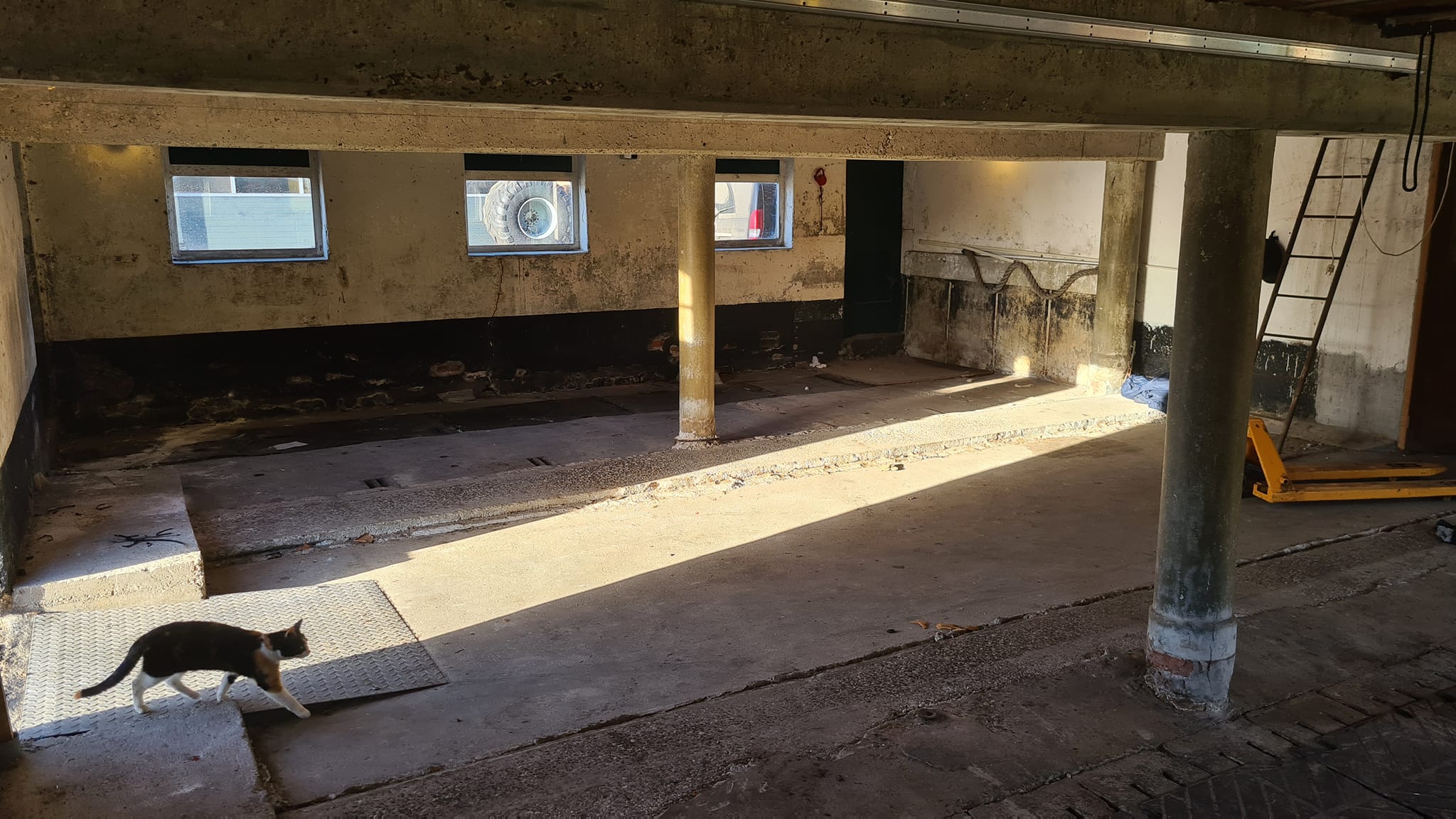 Betonvloeren en putten verwijderen