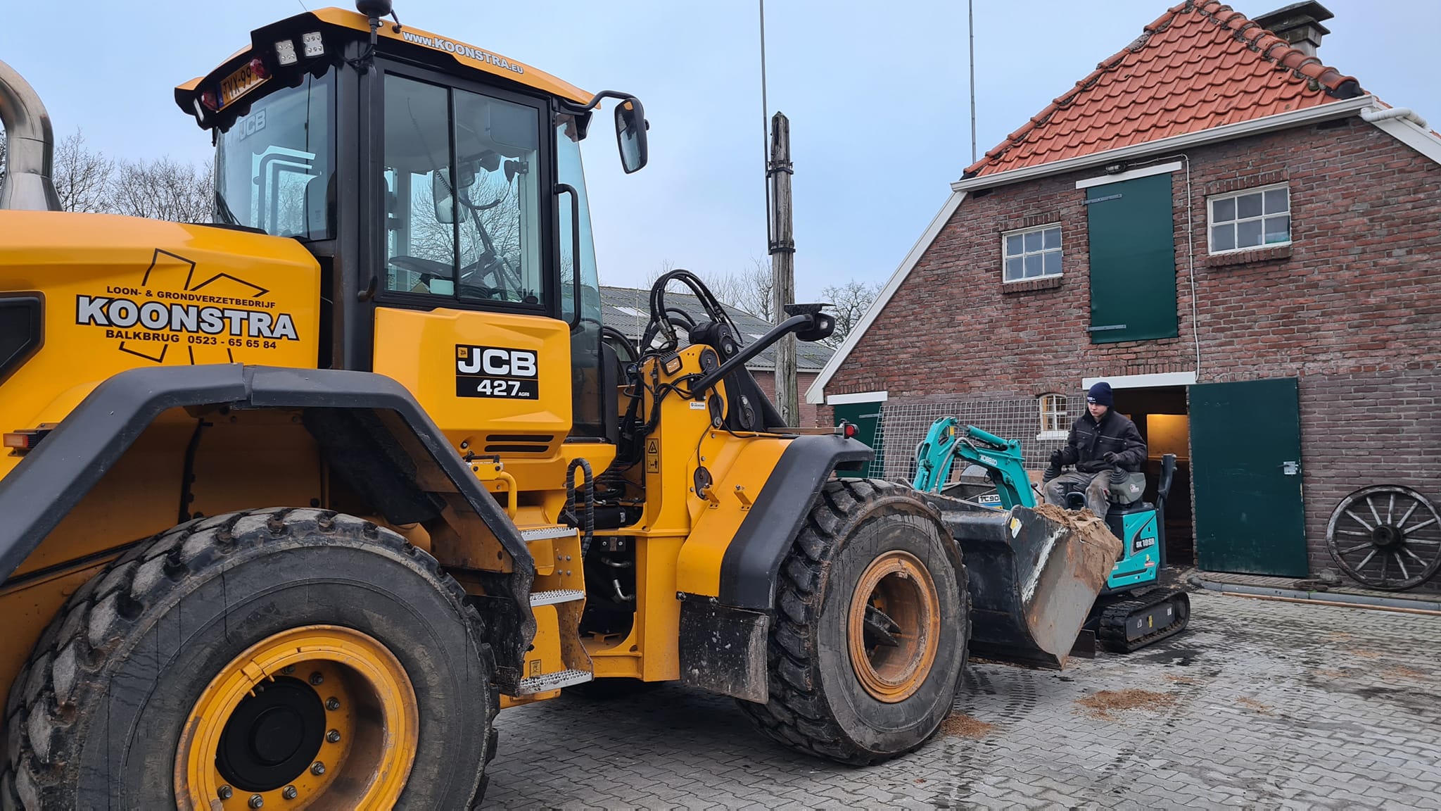 Koonstra betonvloeren en putten verwijderen