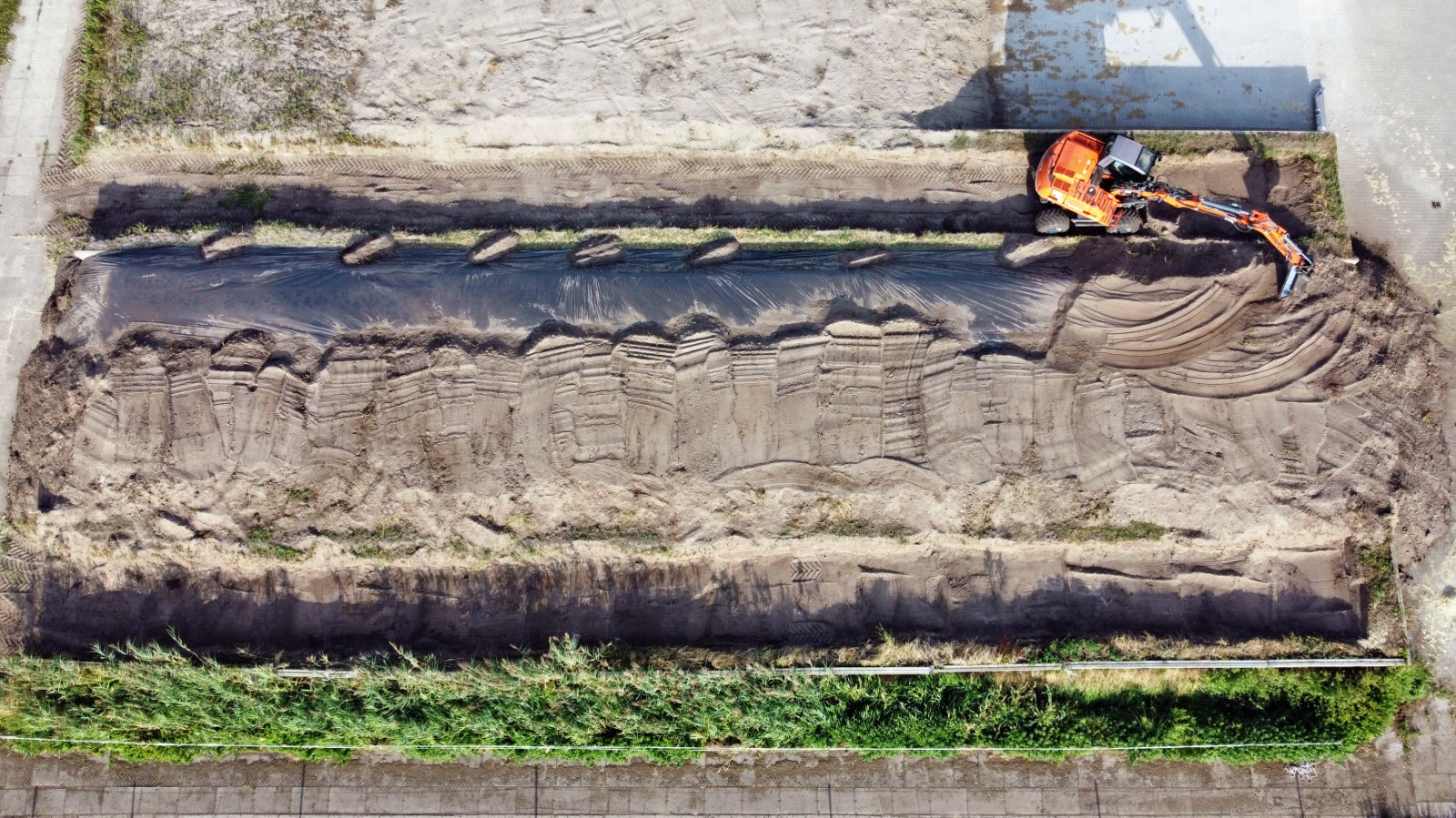 Kijkje van bovenaf...kuilbult onderspitten