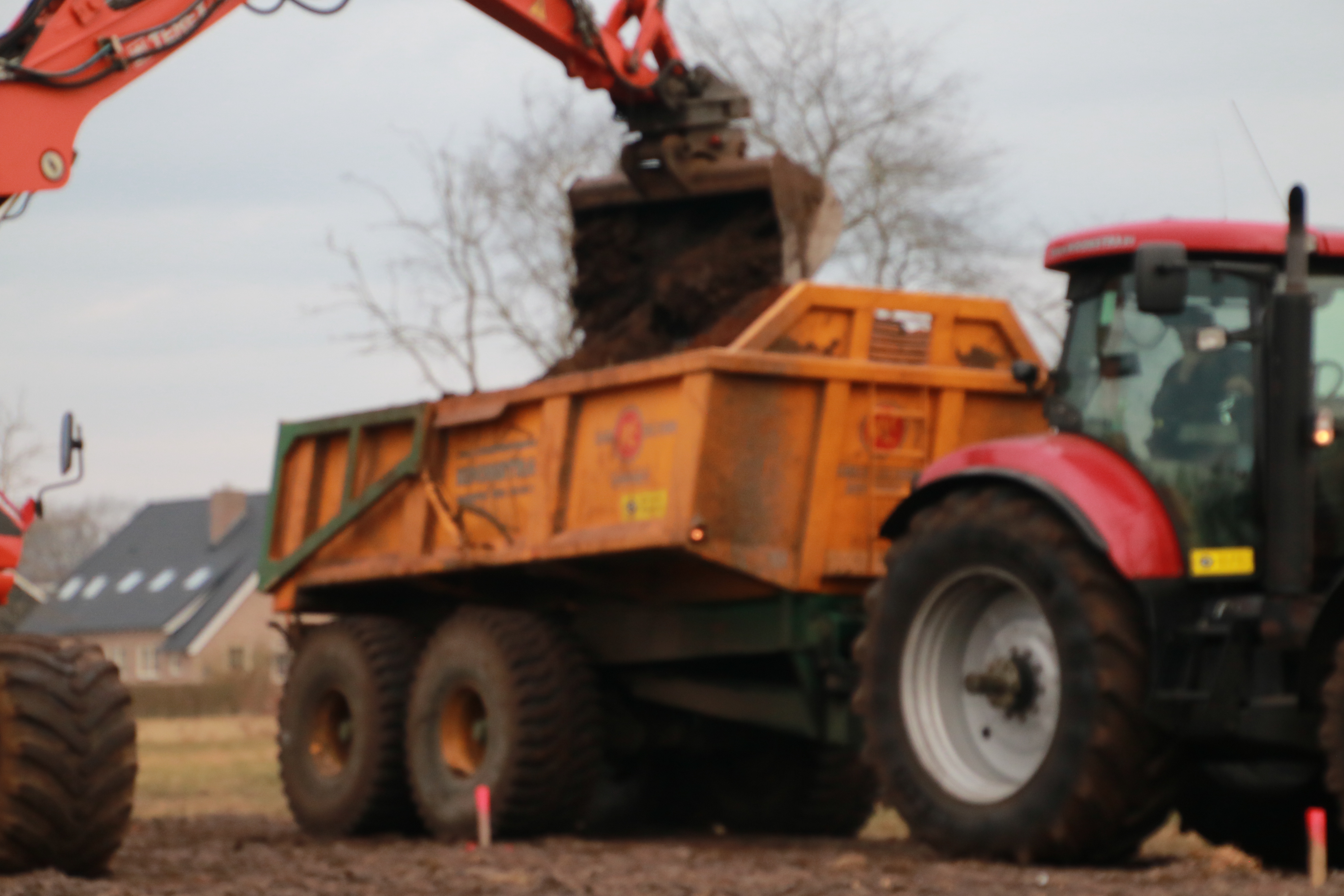 Heeft u grond, zand, gebroken puin etc. nodig?