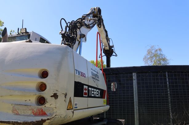 Koonstra mestmixen met mobiele kraan, mestsilo's of mestbassins mixen