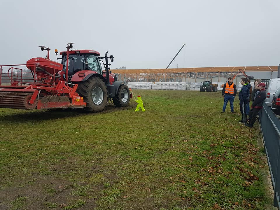 VOMOL veilig omgaan met opvallend landbouwverkeer 