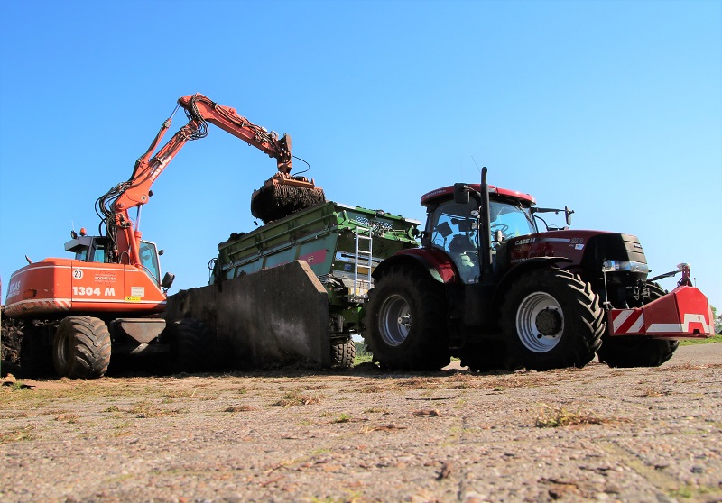 Meststrooien met Bergmann breedstrooier