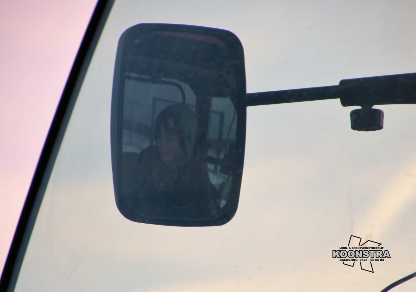 VOMOL veilig omgaan met opvallend landbouwverkeer 